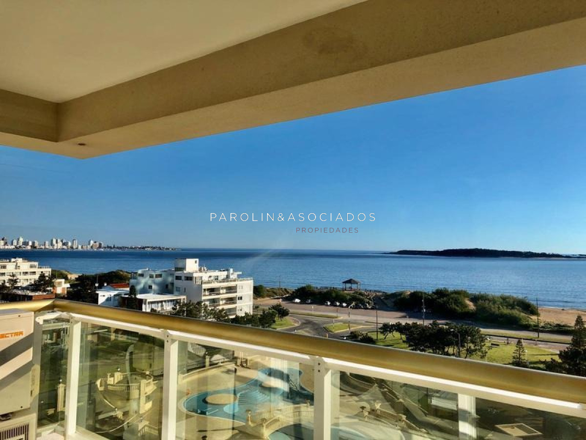 Apartamento de 3 dormitorios en venta en Le Jardin, Punta del Este.
