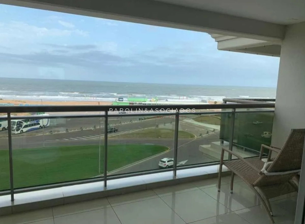 Apartamento en venta de 3 dormitorios en Torre Imperiale, Punta del Este