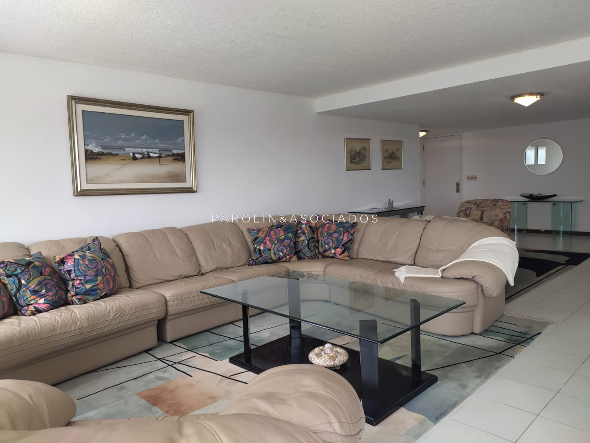 Apartamento en venta de 3 dormitorios en Tiburon, Punta del Este. - JPA5613A