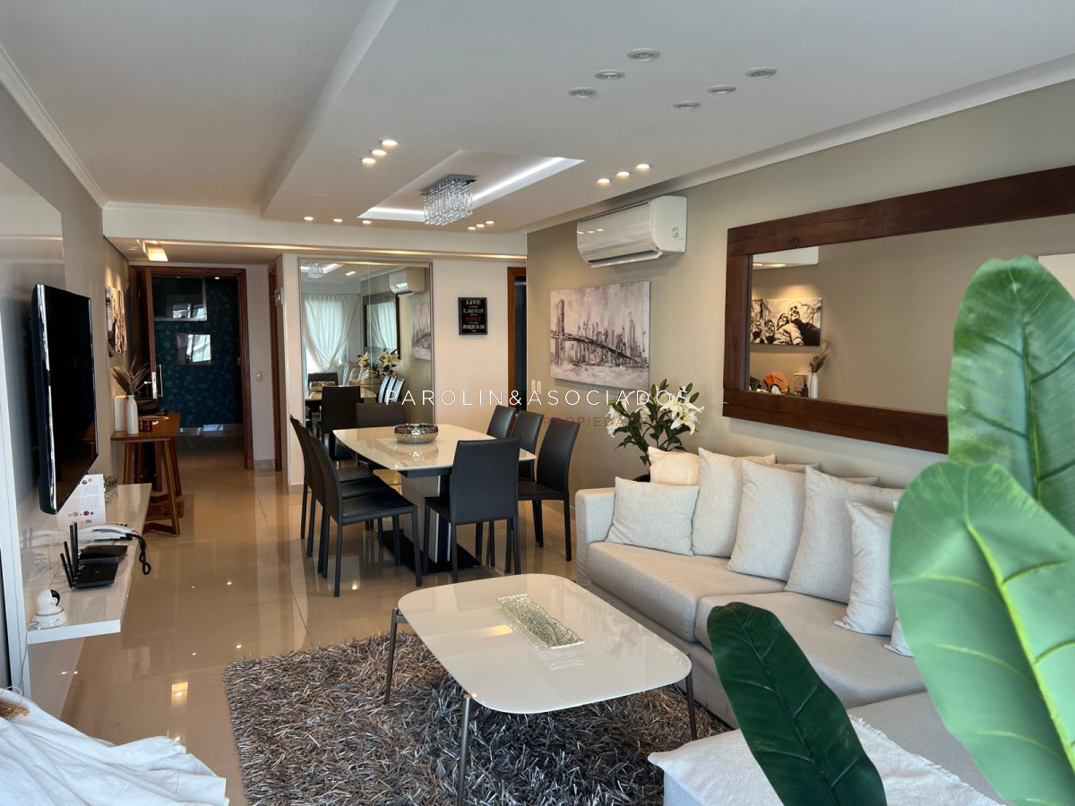 Apartamento en venta de 2 dormitorios en Miami Boulevard, Punta del Este.