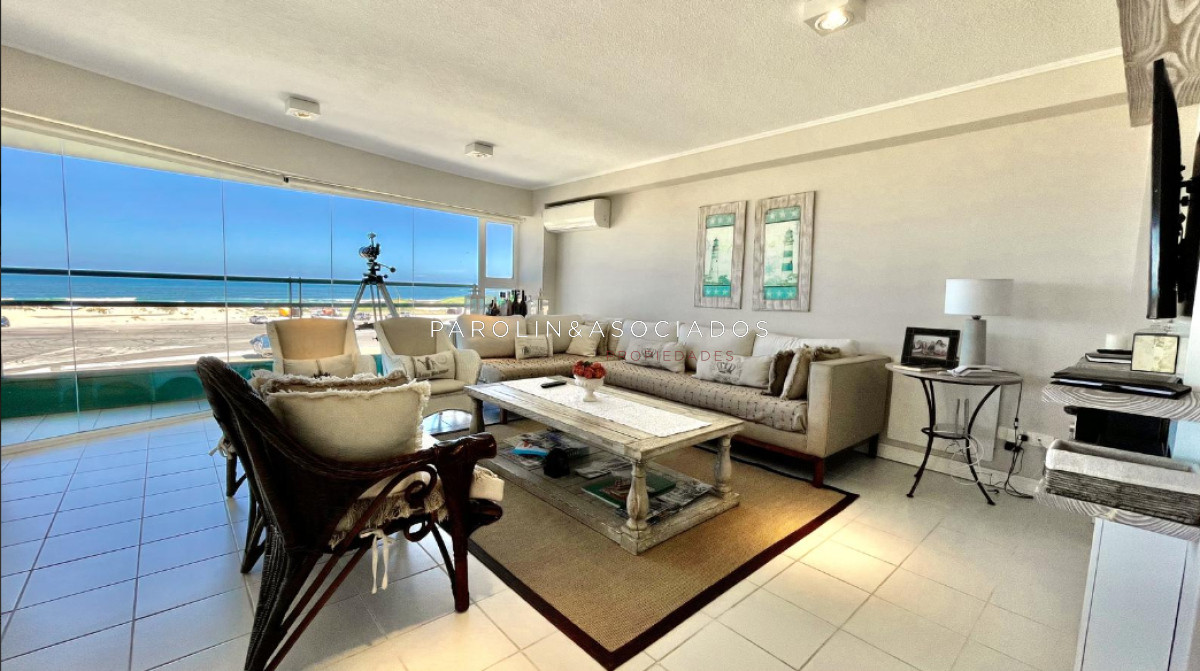 Apartamentos de 3 dormitorios en venta en Martinique, Punta del Este. - JPA10263A