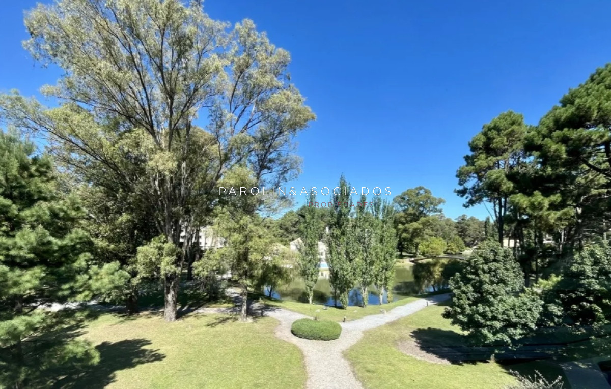 Apartamento en venta de 2 dormitorios en Solanas, Punta del Este. - JPA7262A