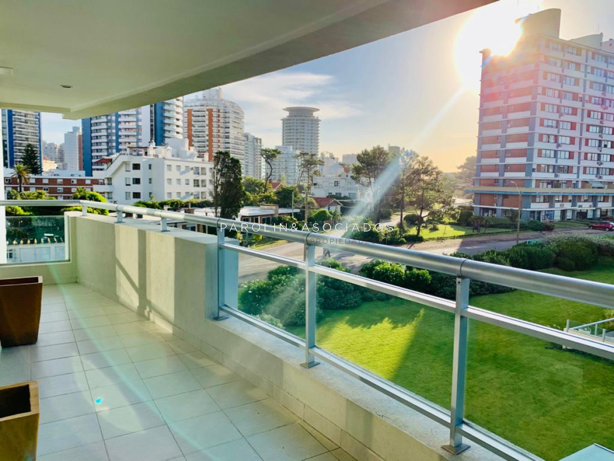 Apartamento en venta en Forest Tower, Punta del Este.