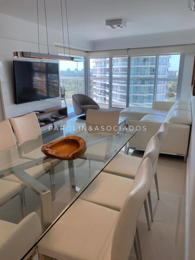 Apartamento en venta de 2 dormitorios en Miami Boulevard, Punta del Este.