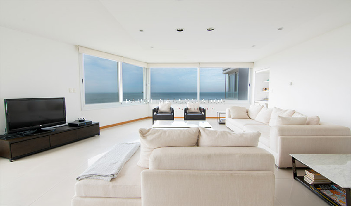 Apartamento en venta de 3 dormitorios en Tiburón III, Punta del Este.