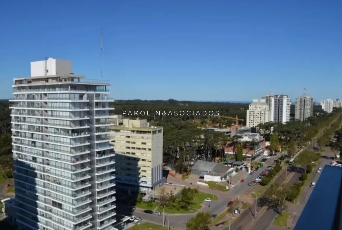 Apartamento en venta de 3 dormitorios en Torre Ibiza, Punta del Este. - JPA1987A