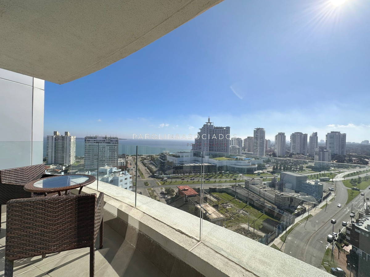 Apartamento de 2 dormitorios en edificio Artower, Punta del Este. - JPA8107A