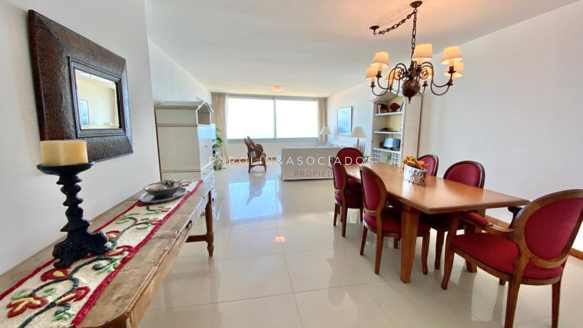 Apartamento en venta de 3 dormitorios en Tiburón III, Punta del Este.