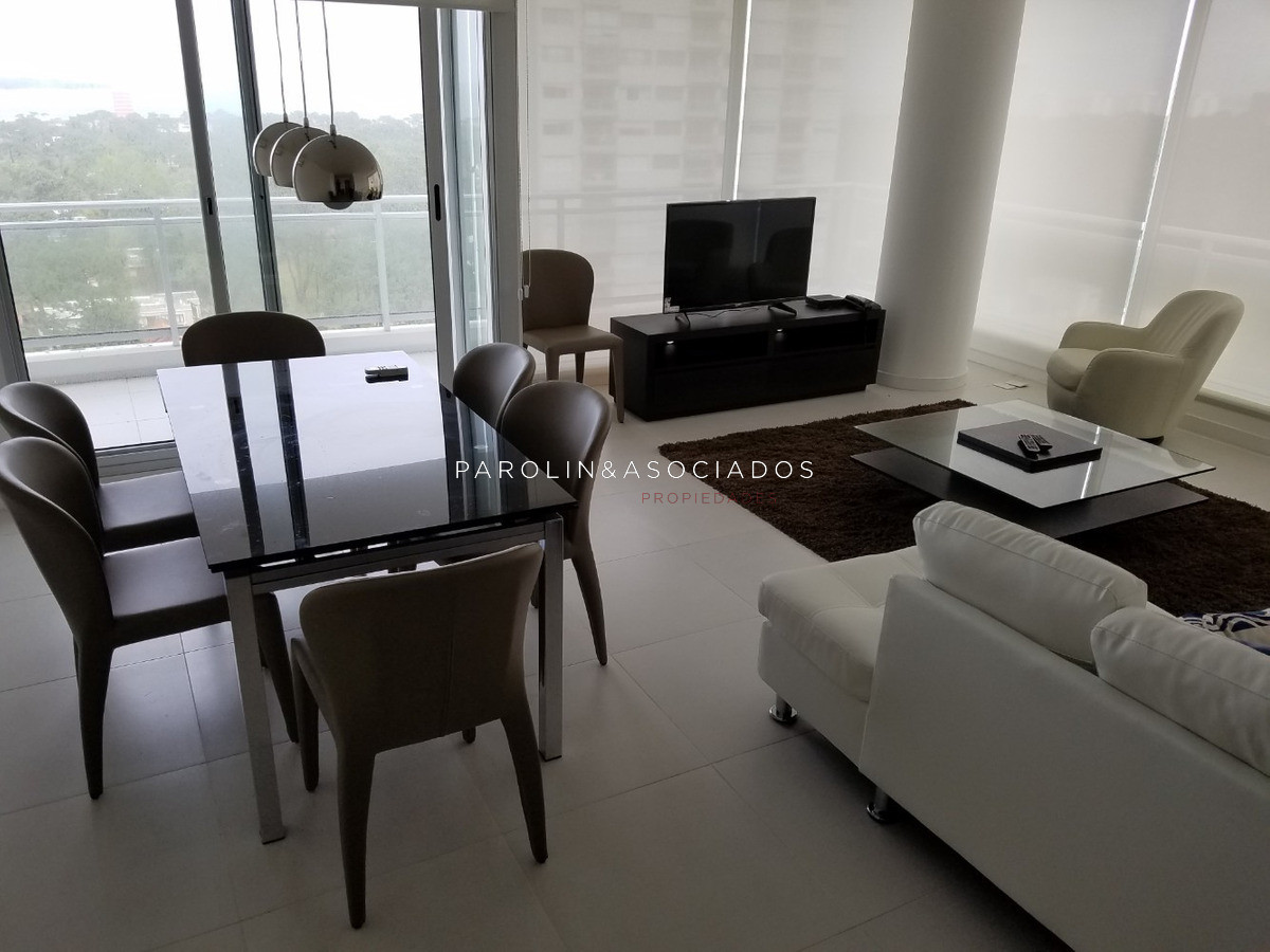 Apartamento en venta en piso alto en edificio Bellagio, Punta del Este. - JPA1390A
