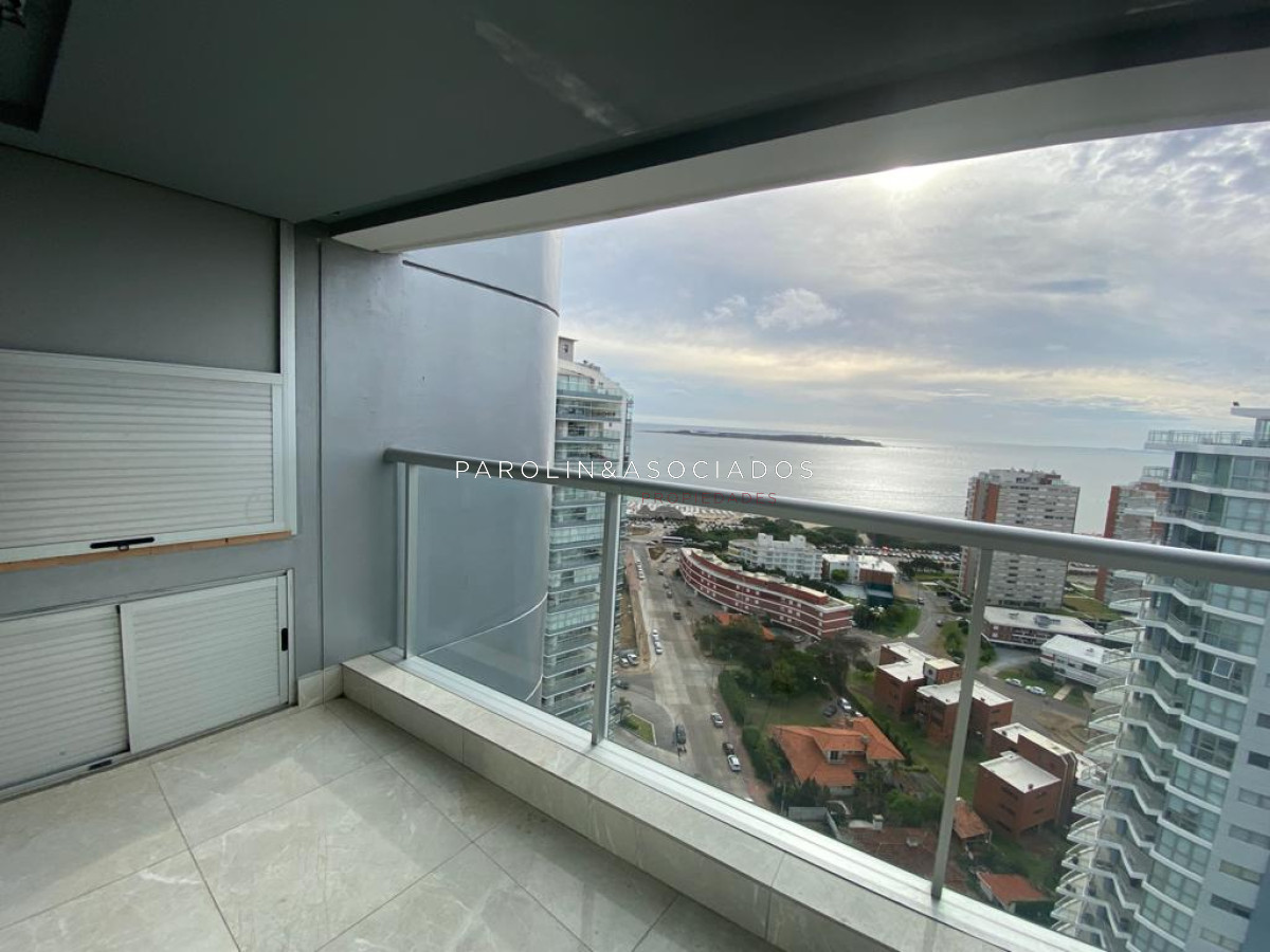 Apartamento en venta de 3 dormitorios en Miami Boulevard, Punta del Este.