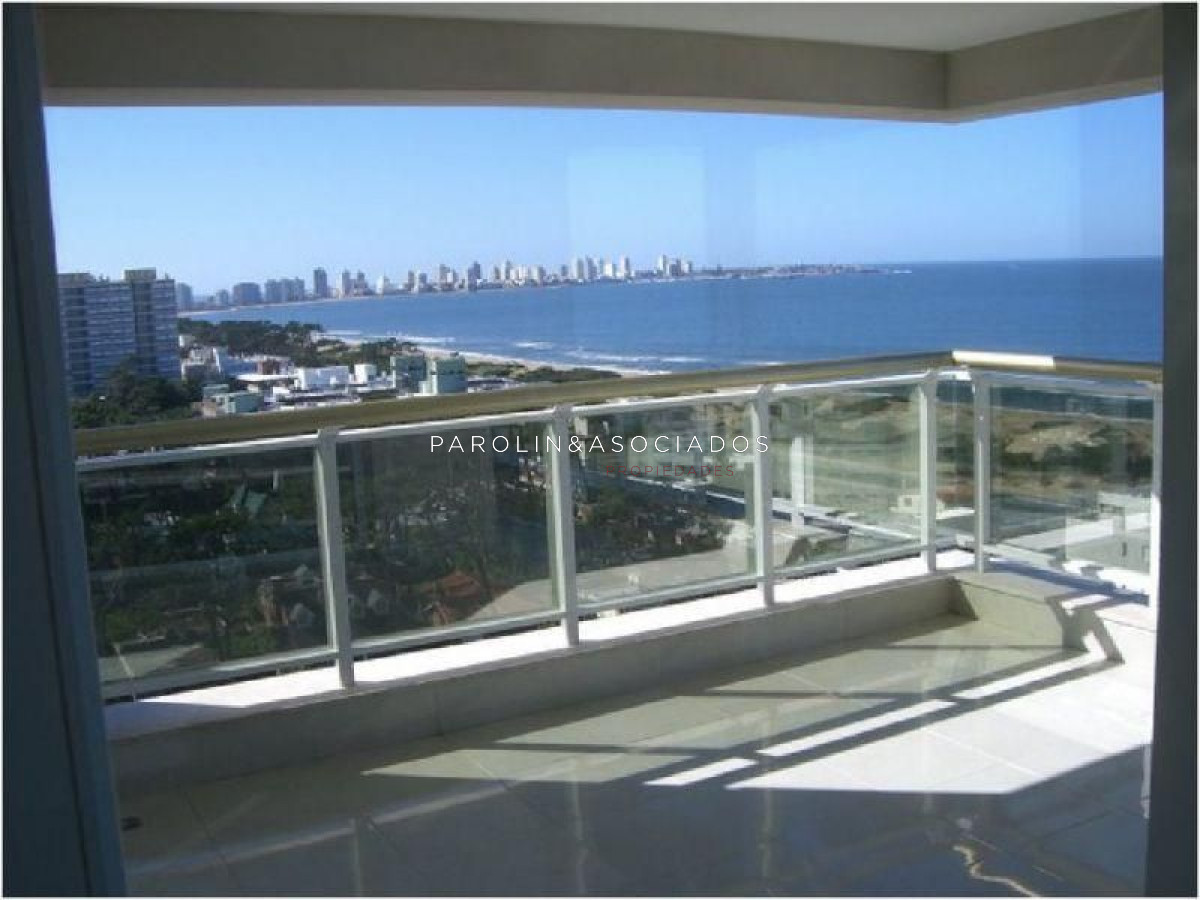  Venta de Apartamento 3 dormitorios en suite en Le Jardin, Punta del Este.