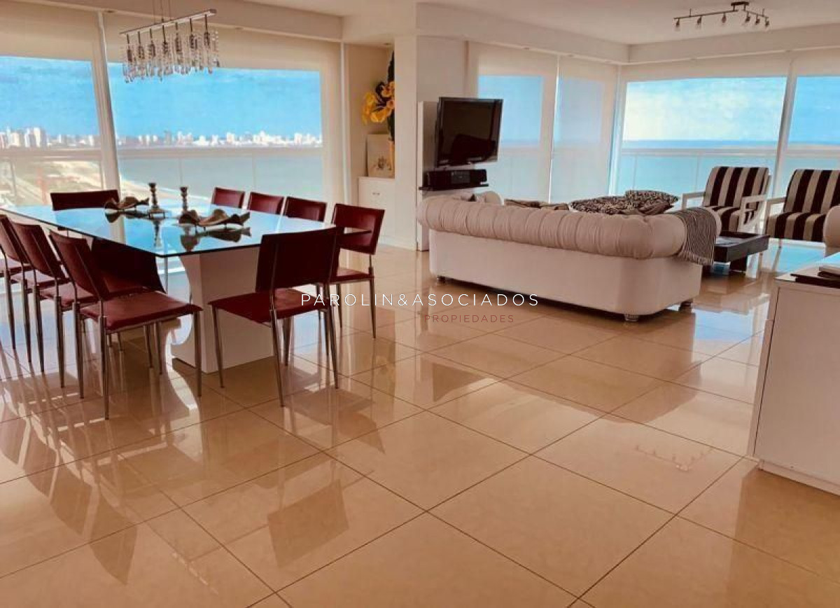 Apartamento en venta de 4 dormitorios en Torre Aquarela, Punta del Este.