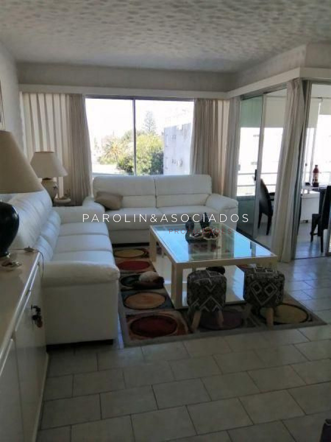 Apartamento de 3 dormitorios en venta en Península, Punta del Este. - JPA386A