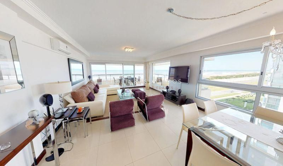 Apartamento en venta de 3 dormitorios en Torre Lobos, Punta del Este