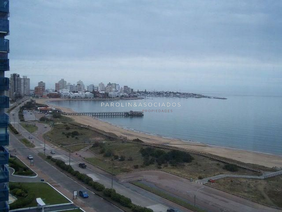 Apartamento en venta de 3 dormitorios en Puerto de Punta del Este.