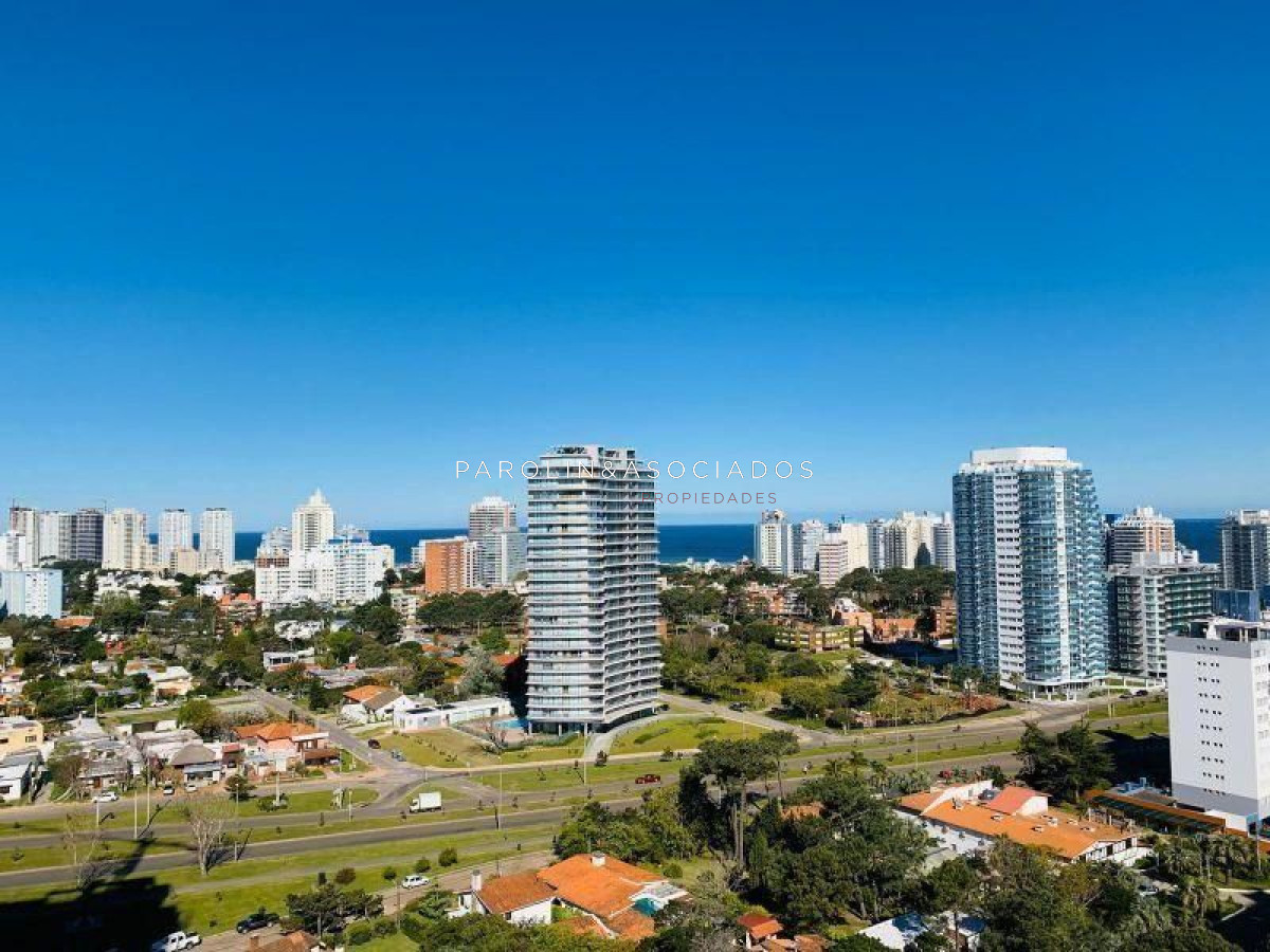 Apartamento en venta de 2 dormitorios en Miami Boulevard, Punta del Este.