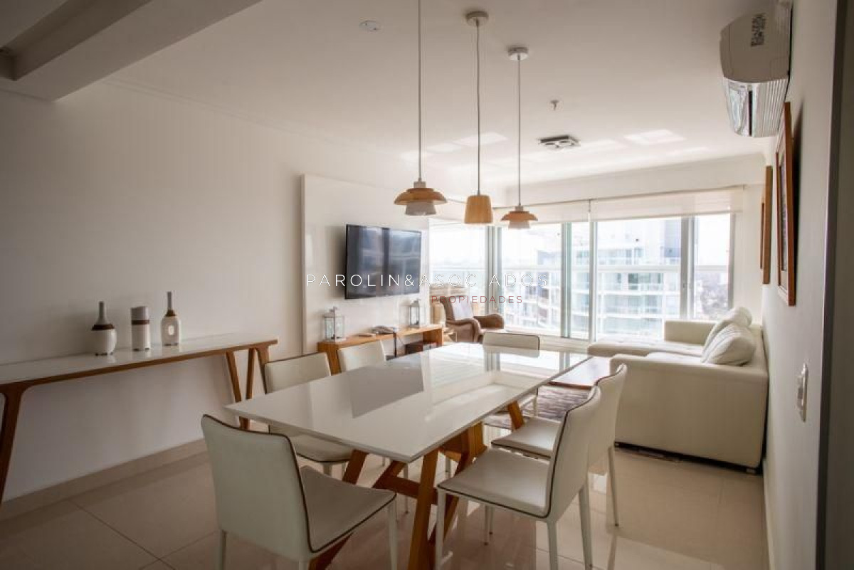 Apartamento en venta de 3 dormitorios en Miami Boulevard, Punta del Este.