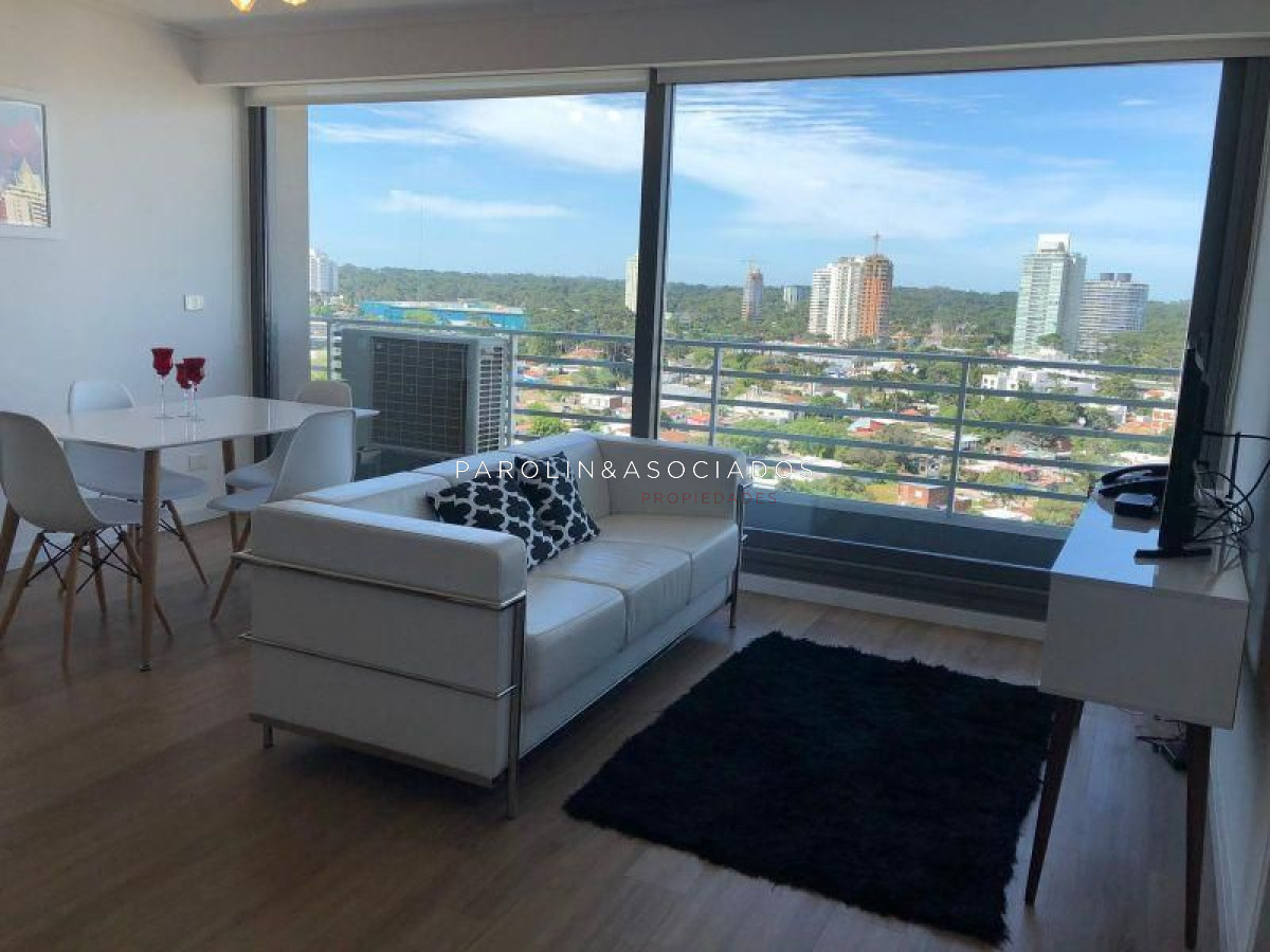 Departamento en venta de 2 dormitorios en torre Alexander Boulevard, Punta del Este.