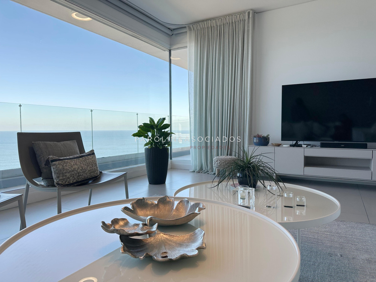 Apartamento en venta en edificio Le Parc lll, Punta del Este. - JPA10987A