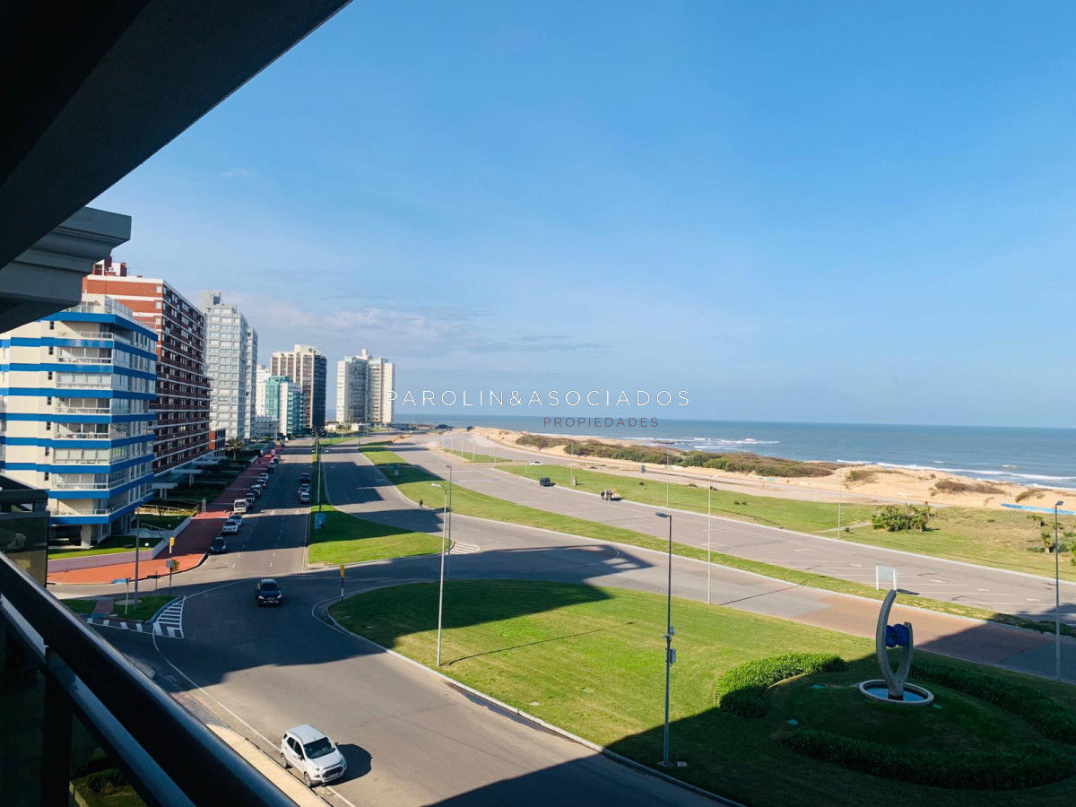 Apartamento en venta de 3 dormitorios en Torre Imperiale, Punta del Este
