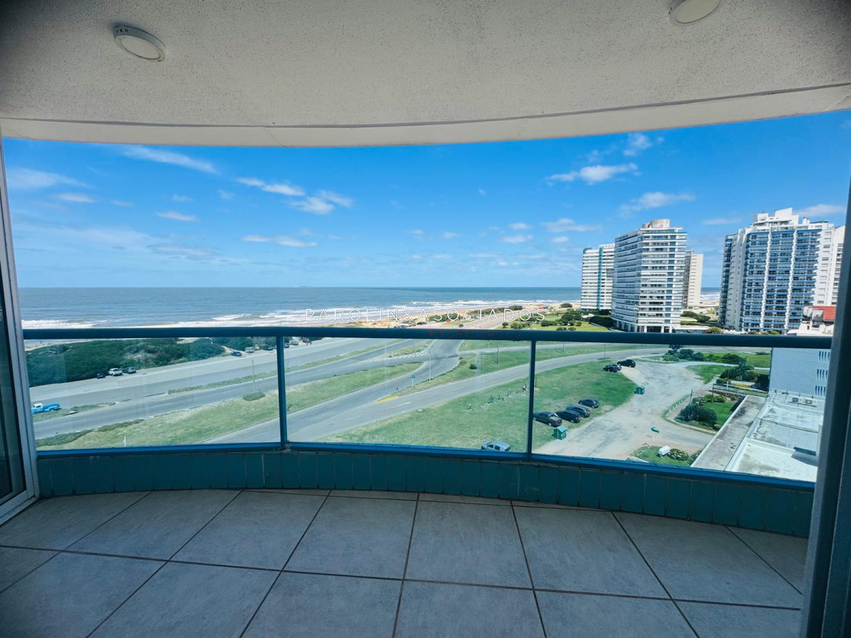 Apartamento de 3 dormitorios en venta en torre Nueva York, Punta del Este. - JPA1002A
