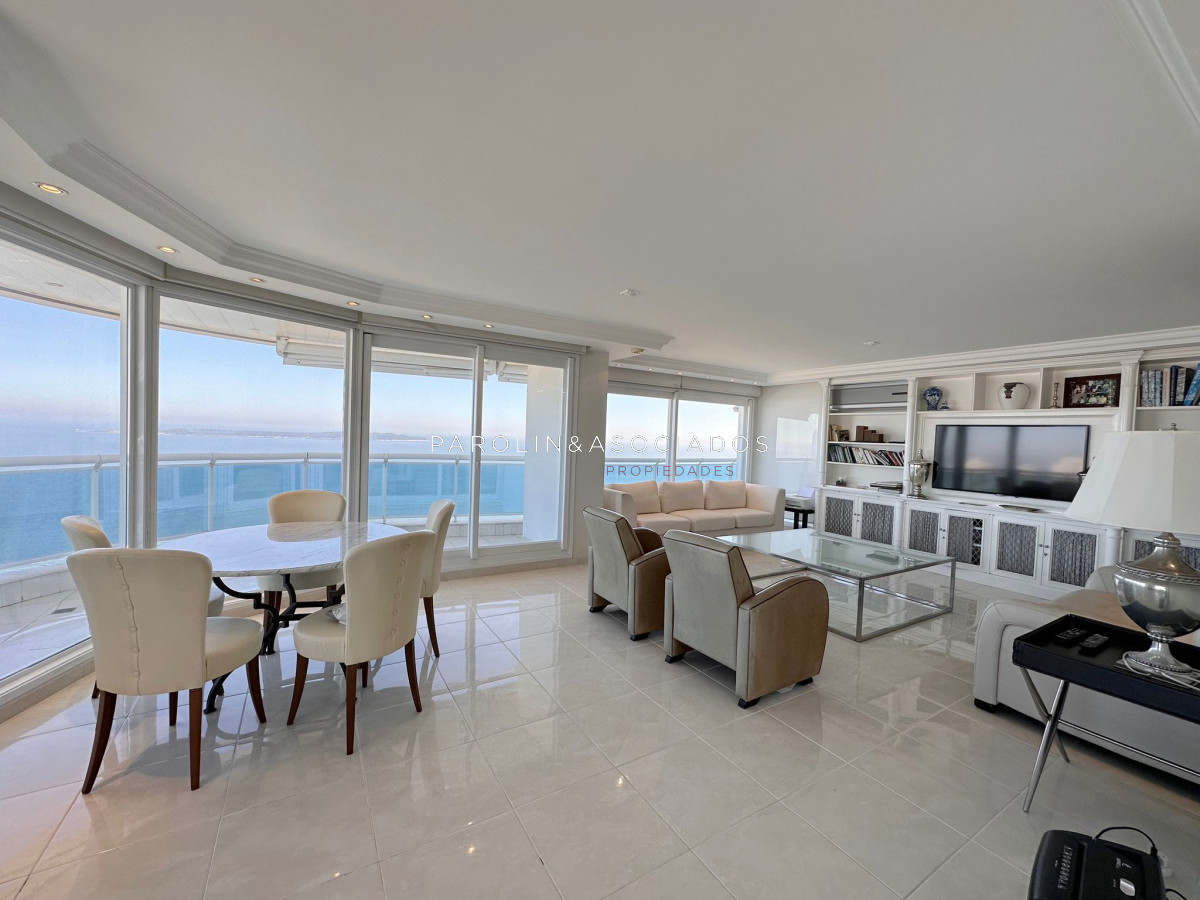 Hermoso apartamento en venta en Millenium Tower, Punta del Este. - JPA8105A