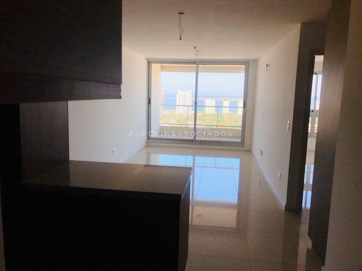Apartamento en venta con todos los servicios, Gala Vista - Punta del Este.