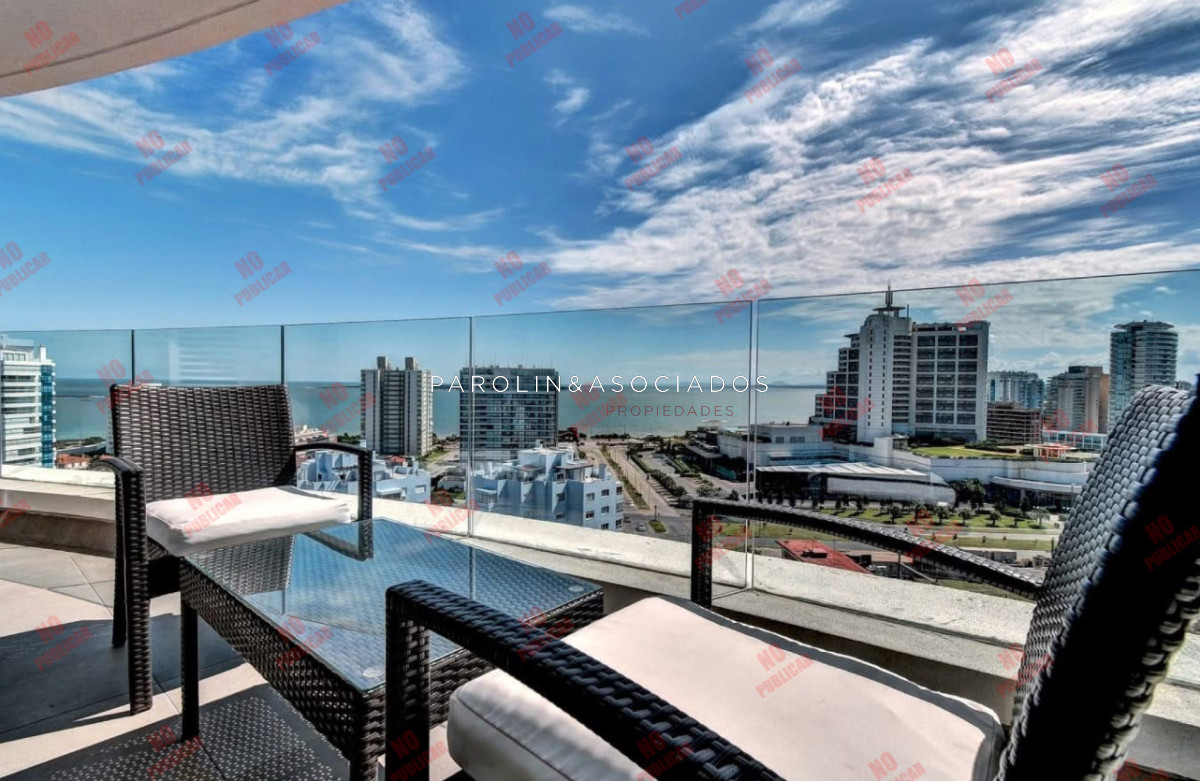 Apartamento de 2 dormitorios en edificio Artower, Punta del Este. - JPA11357A