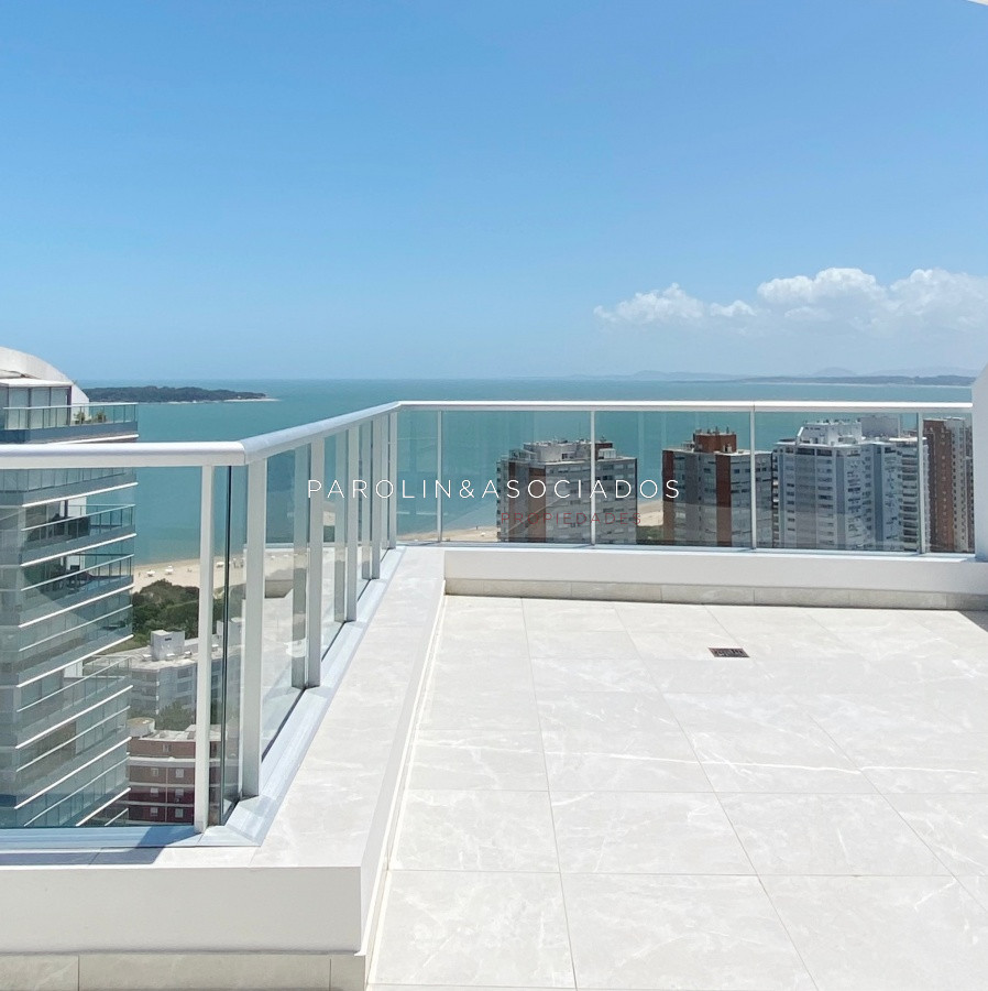 Pent House en venta de 3 dormitorios en Miami Boulevard, Punta del Este.