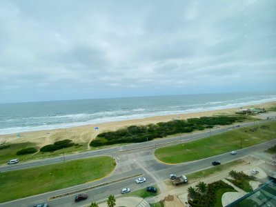Apartamento en venta de 3 dormitorios en Tiburon III, Punta del Este.