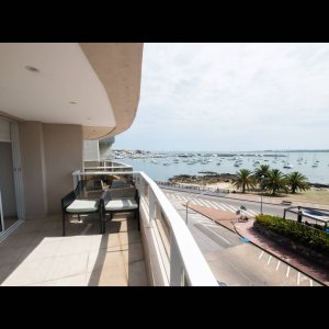 Apartamento de 3 dormitorios en Zona Puerto, Punta del Este