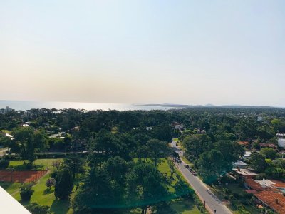 Apartamento en venta de 2 dormitorios en Roosevelt, Punta del Este.