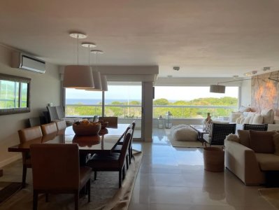 Apartamento en venta de 3 suites en edificio Indigo, Punta del Este.