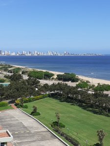 Apartamento en venta de 3 dormitorios en Punta del Este.