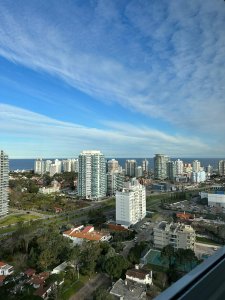 Departamento En Venta En Edificio Miami Boulevard, Playa Mansa Punta del Este