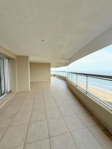 Departamento en Venta de 4 Dormitorios en Torre Lobos, Punta del Este