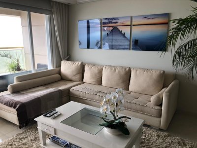 Apartamento en venta de 3 dormitorios en Le Jardin, Punta del Este.