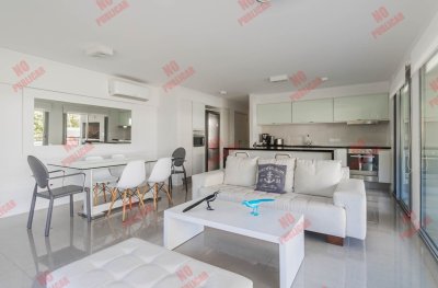 Apartamento en venta de 2 dormitorios en Rincón del Indio, Punta del Este.