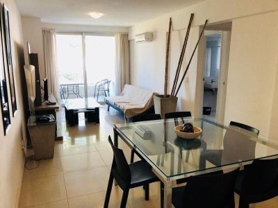 Apartamento en venta de 2 dormitorios en Summer Tower, Punta del Este