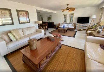 Hermoso apartamento en venta de 3 dormitorios en Tiburón, Punta del Este.