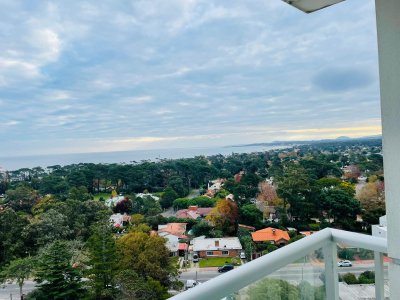 Apartamento de 3 dormitorios en Summer Tower, Punta del Este.