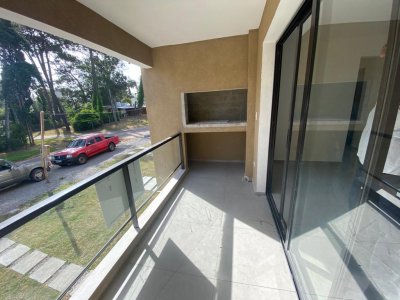 Apartamento en venta a estrenar de 3 dormitorios en Punta del Este.