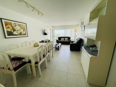 Apartamento en venta en complejo Lincoln Center, Punta del Este.