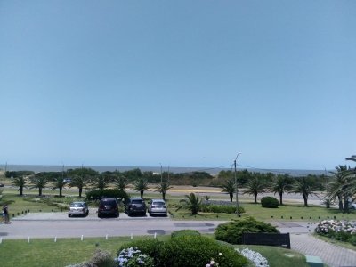 Apartamento en venta de 2 dormitorios en Punta del Este.