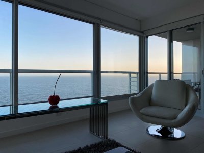 Exclusivo apartamento en venta de 2 dormitorios en Le Parc II, Punta del Este.