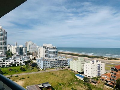 Excelente apartamento en venta en Forest Tower, Punta del Este.