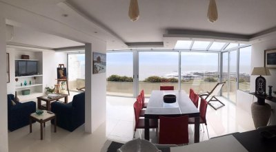 Penthouse en venta de 4 suites en edificio Punta Vapor, Punta del Este.
