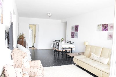 Apartamento en venta de 2 dormitorios en Punta del Este.