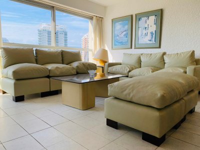 Apartamento de 3 dormitorios en Torres del Plata, Punta del Este.