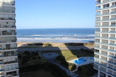 Apartamento en venta de 3 dormitorios en Ocean Tower, Punta del Este.